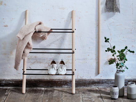 Étagère à chaussures Stick de Norrmade en frêne huilé/noir
