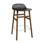 Normann Copenhagen - Form tabouret de bar 65 cm, piètement noyer/ noir