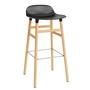Normann Copenhagen - Form Tabouret de bar 75 cm, piètement chêne / noir