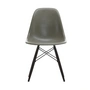 Vitra - Side Chair Eames en fibre de verre DSR, noir érable / Eames raw umber (planeur feutre basic dark)