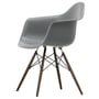 Vitra - Fauteuil en plastique Eames DAW, érable foncé / gris granit (feutre basique foncé)