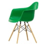 Vitra - Fauteuil en plastique Eames DAW, érable jaunâtre / vert (feutre de planeur blanc)