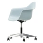Vitra - Eames Plastic Armchair PACC RE, poli / gris glacé, roulettes souples (sol dur)