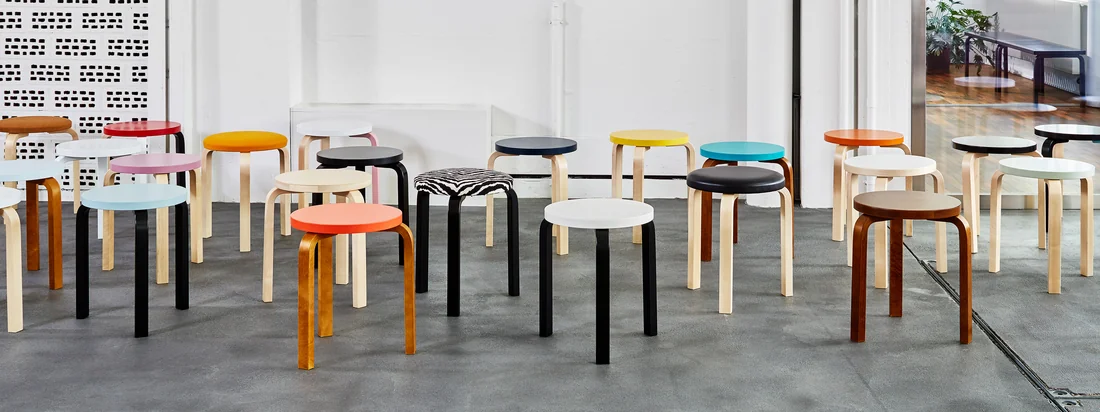 Le Stool 60 d'Artek est un classique absolu parmi les sièges, qui, avec sa forme iconique, a déjà été copié de nombreuses fois.
