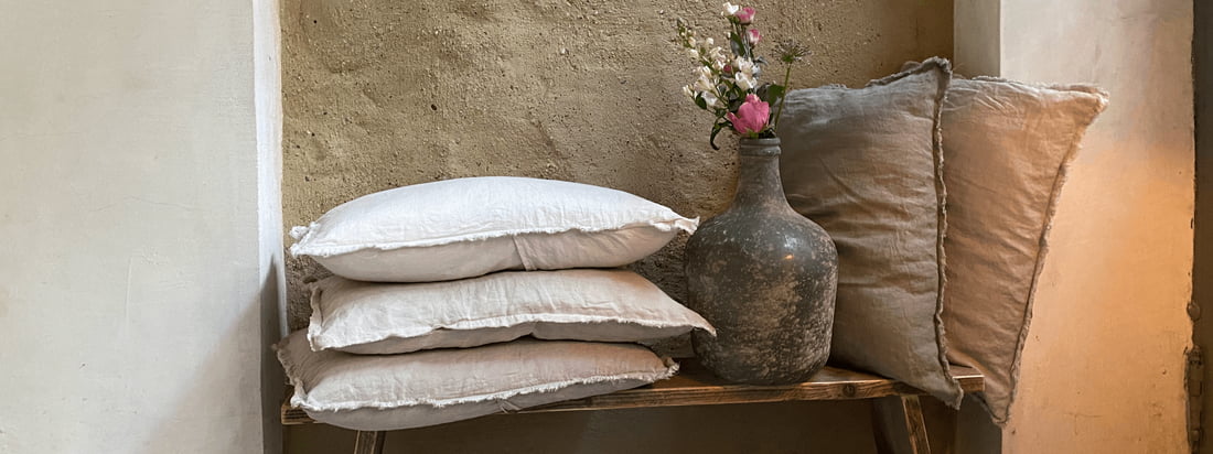 La taie d'oreiller Malaga de Passion for Linen est disponible dans une multitude de couleurs qui se combinent idéalement, par exemple dans un contexte de couleurs naturelles.