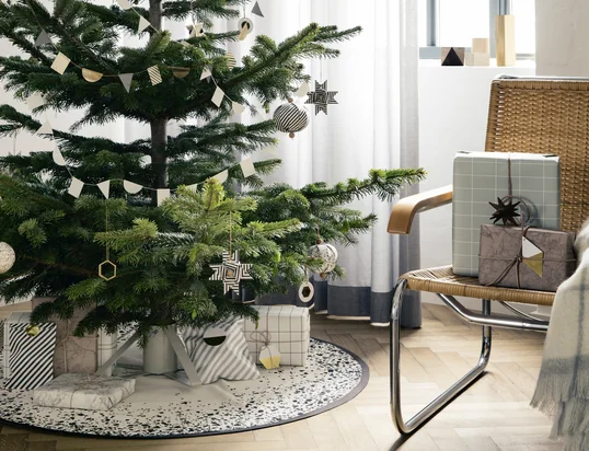 ferm Living - Noël 2014, ambiance avec sapin et cadeaux - photo d'ambiance