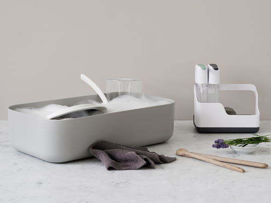 L'évier de vaisselle et l'égouttoir Dishy de Rig-Tig by Stelton sont une création du designer scandinave Jens Fager et un compagnon apprécié près de l'évier.