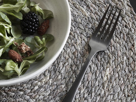 La fourchette de l'élégante série de couverts Lery de House Doctor convient aussi bien pour les délicieux plats principaux que pour les entrées comme les salades ou les desserts.