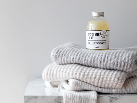 La lessive concentrée Kaschmirliebe pour le cachemire & Laine de Kaëll a été conçue pour répondre aux besoins spécifiques du cachemire et de la laine.