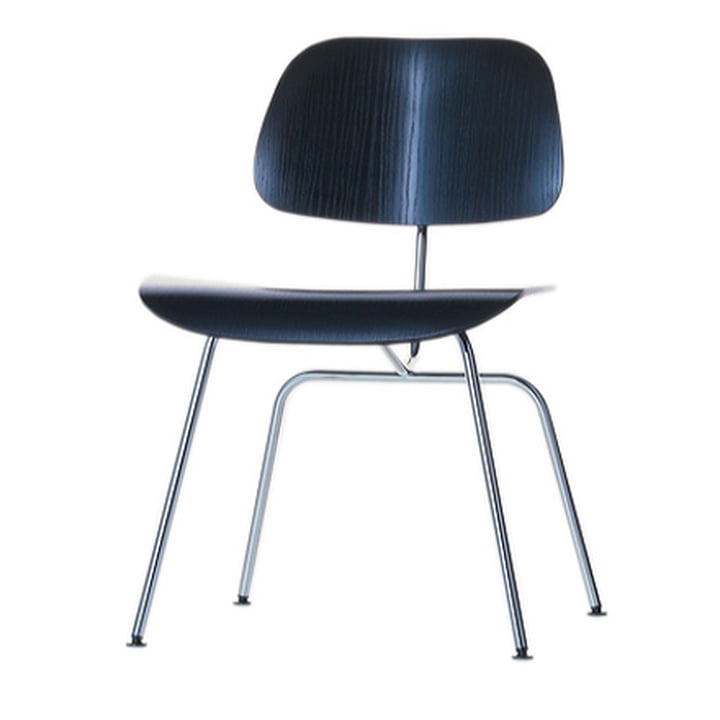La chaise Vitra Plywood Group DCM en frêne noir / acier inoxydable