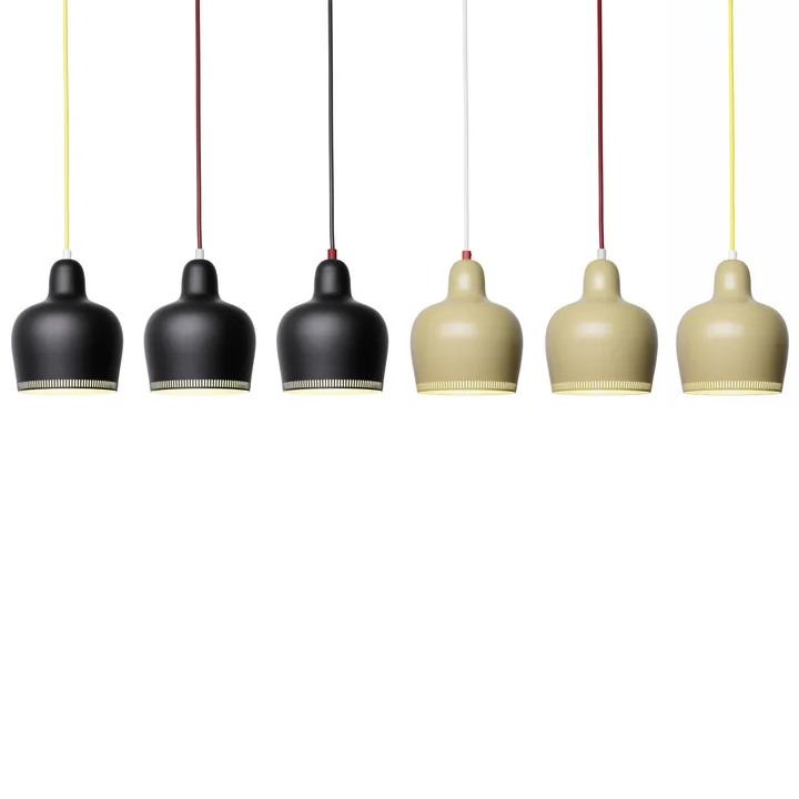 Les luminaires suspendus A 330S Golden Bell de Artek en couleurs mates