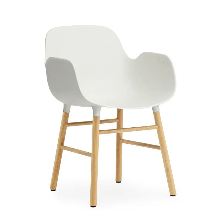 Form Armchair de Normann Copenhagen en chêne en blanc