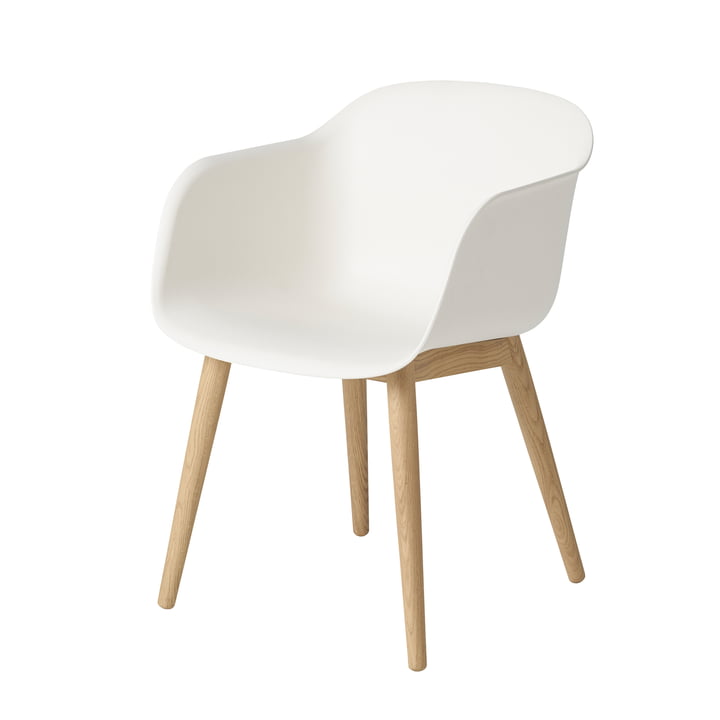 Fiber Chair Wood Base de Muuto en chêne et blanc