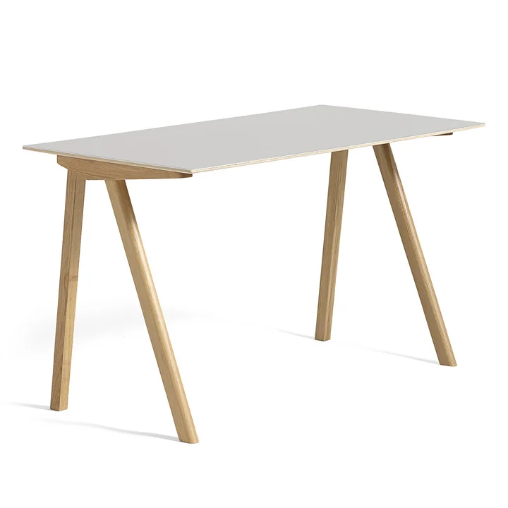 Copenhague CPH90 Bureau 130 x 65 cm, chêne savonné avec linoléum blanc crème (Mushroom 4176) de HAY