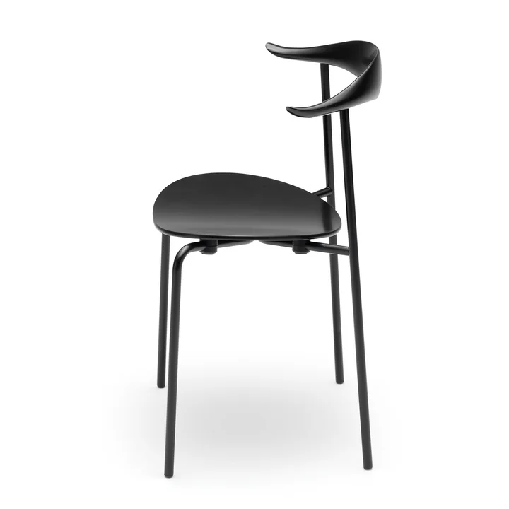 CH88T de Carl Hansen en hêtre noir et structure en acier revêtu par poudre en noir