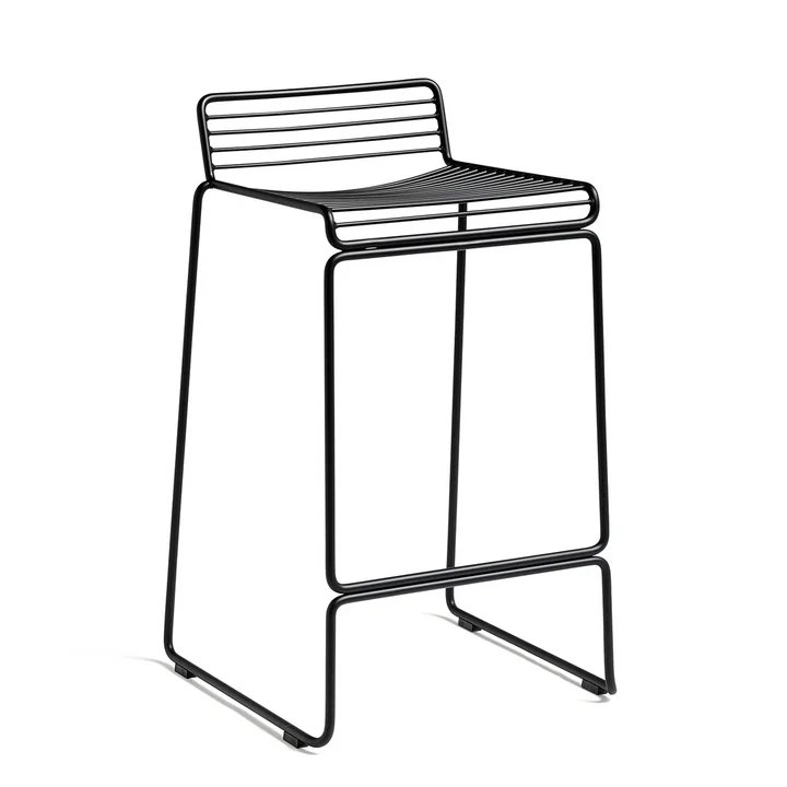 Le tabouret HAY Hee Tabouret de bar en noir avec une hauteur d'assise de 65cm