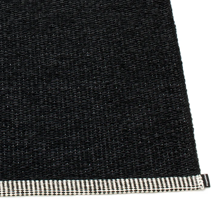 Tapis Mono de Pappelina en noir
