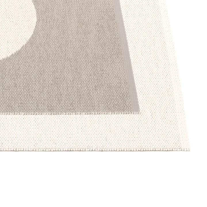 Vera Tapisserie de Pappelina dans la boue / la vanille