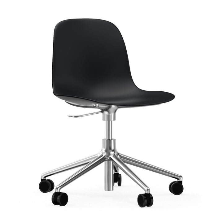 Chaise pivotante de bureau Form par Normann Copenhagen en noir / aluminium