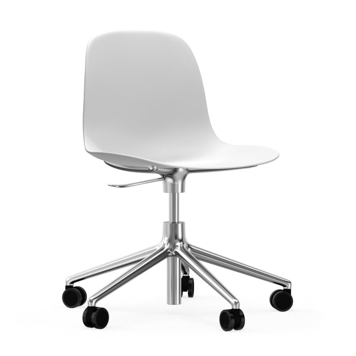 Chaise pivotante de bureau Form par Normann Copenhagen en blanc / aluminium