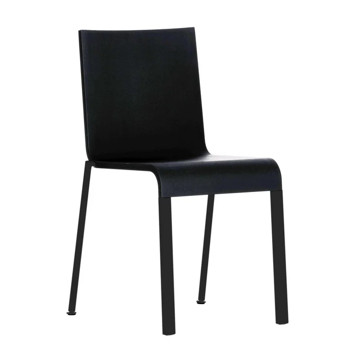 .03 Chaise Vitra en noir / Basic foncé (empilable)