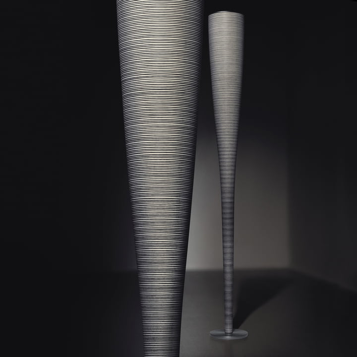 Le lampadaire LED Mite Foscarini