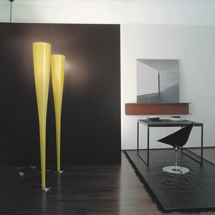 Le lampadaire LED Mite Foscarini dans un bureau