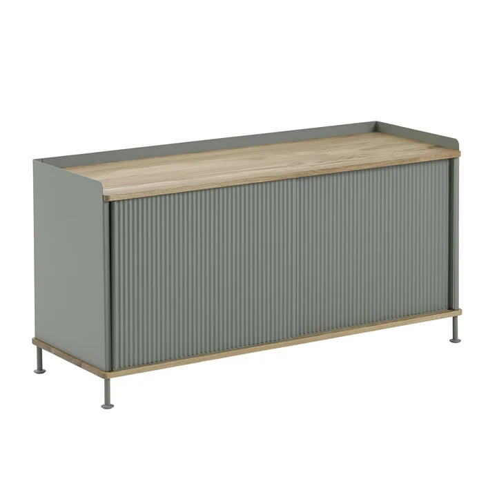 Sideboard Enfold bas par Muuto en chêne / Dusty vert 
