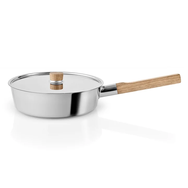 Cuisine nordique avec couvercle Ø 24 cm par Eva Solo en acier inoxydable / chêne