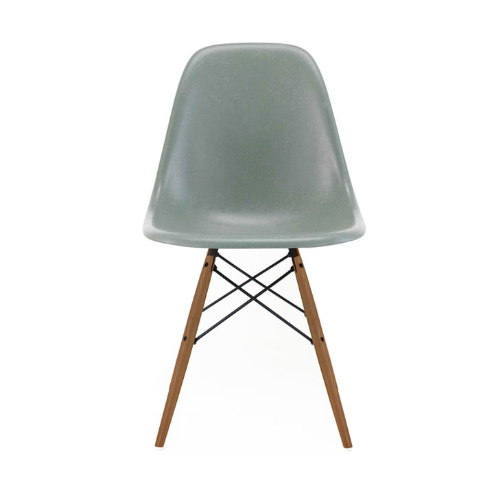 Eames Fiberglass Side Chair DSW by Vitra en frêne miel / Eames sea foam vert
