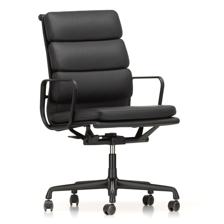 EA 219 Soft Pad chaise de bureau revêtue noir profond avec accoudoirs de Vitra avec cuir Premium nero (roulettes pour sols durs)