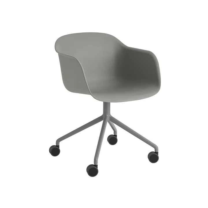Fauteuil Fibre Fauteuil pivotant à roulettes en gris par Muuto
