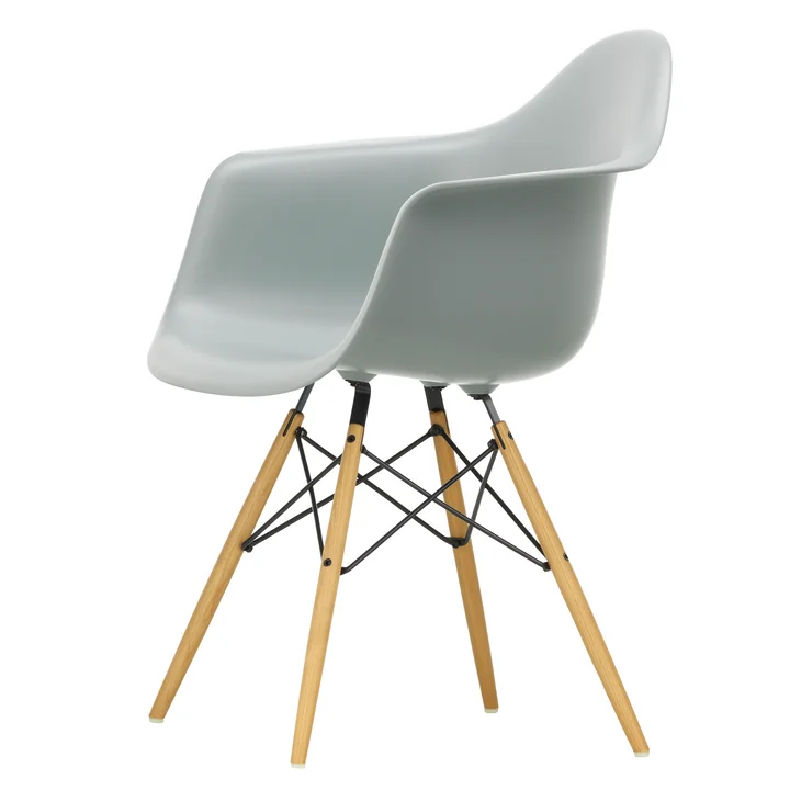 Eames Plastic Armchair DAW de Vitra en érable jaunâtre / gris clair