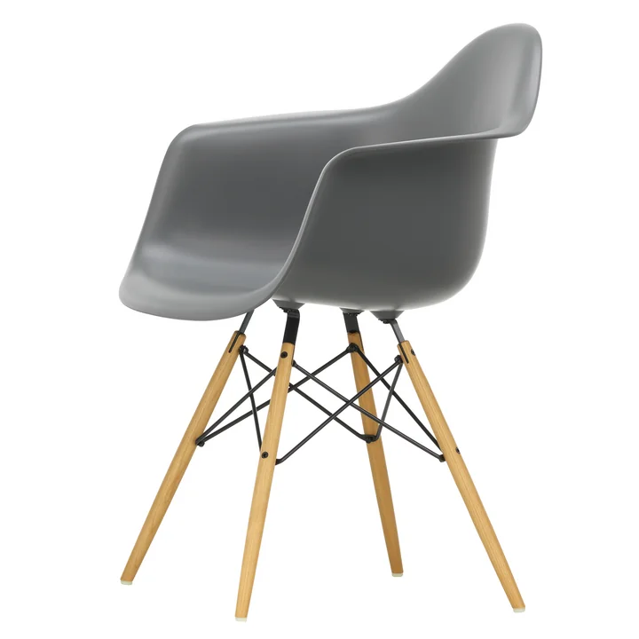 Eames Plastic Armchair DAW de Vitra en érable jaunâtre / gris granit