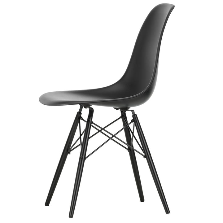 Chaise Eames Plastic Side Chair DSW by Vitra en érable noir / noir foncé