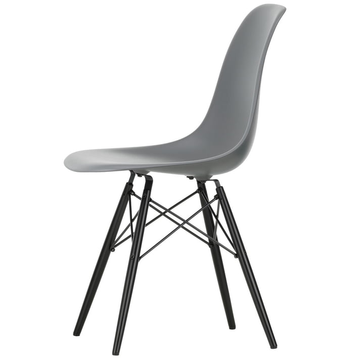 Chaise Eames Plastic Side Chair DSW by Vitra en érable noir / gris granit