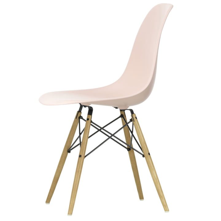 Eames Plastic Side Chair DSW by Vitra en frêne couleur miel / rose tendre