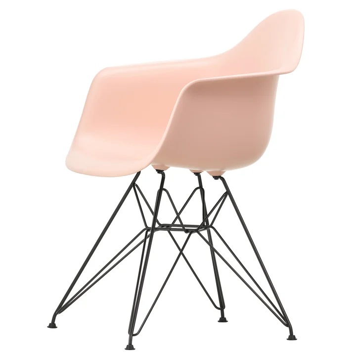 Eames Plastic Armchair DAR de Vitra in basic dark / rose pâle