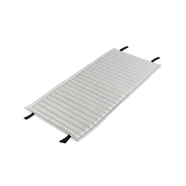 Palissade Quilted Cushion pour Lounge Chair Low de HAY en sky grey