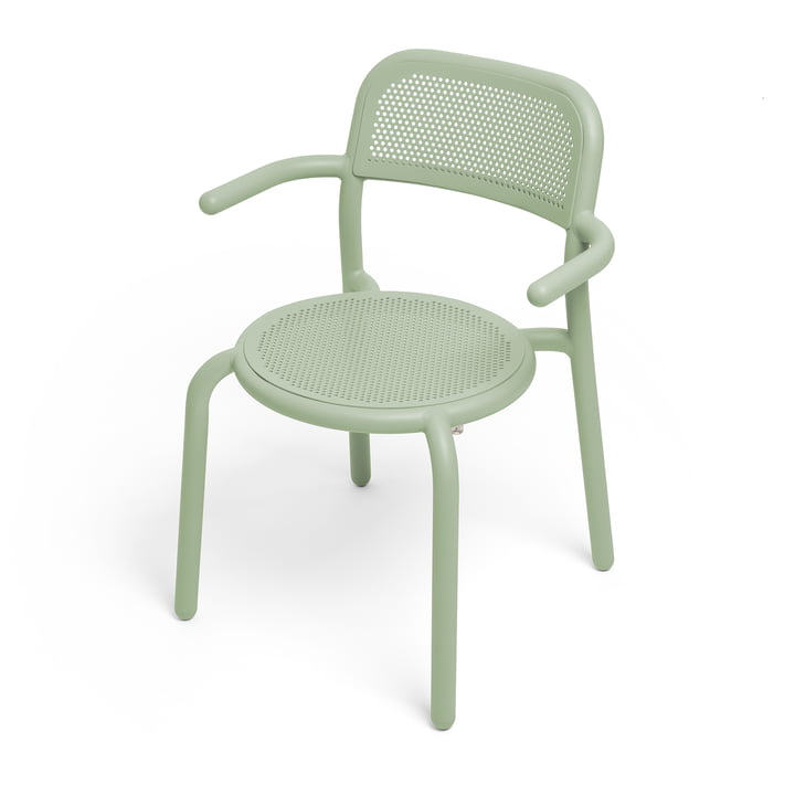La chaise à accoudoirs Toní de Fatboy dans la couleur mist green