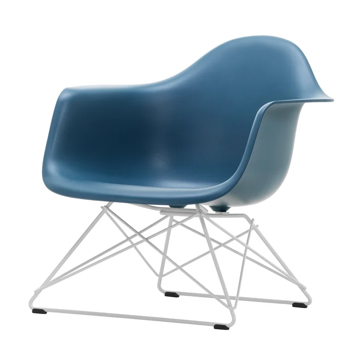 Eames Plastic Armchair LAR de Vitra en blanc / bleu mer (patins en feutre basic dark)