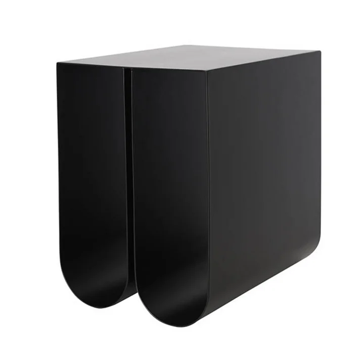 Table d'appoint Curved par Kristina Dam Studio en noir