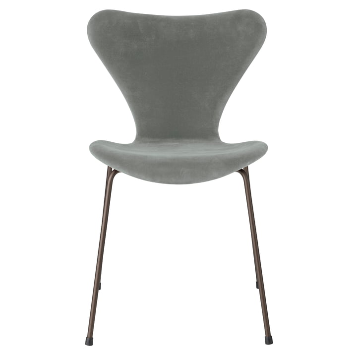 Série 7 chaise entièrement rembourrée de Fritz Hansen en velours seal grey / structure marron foncé