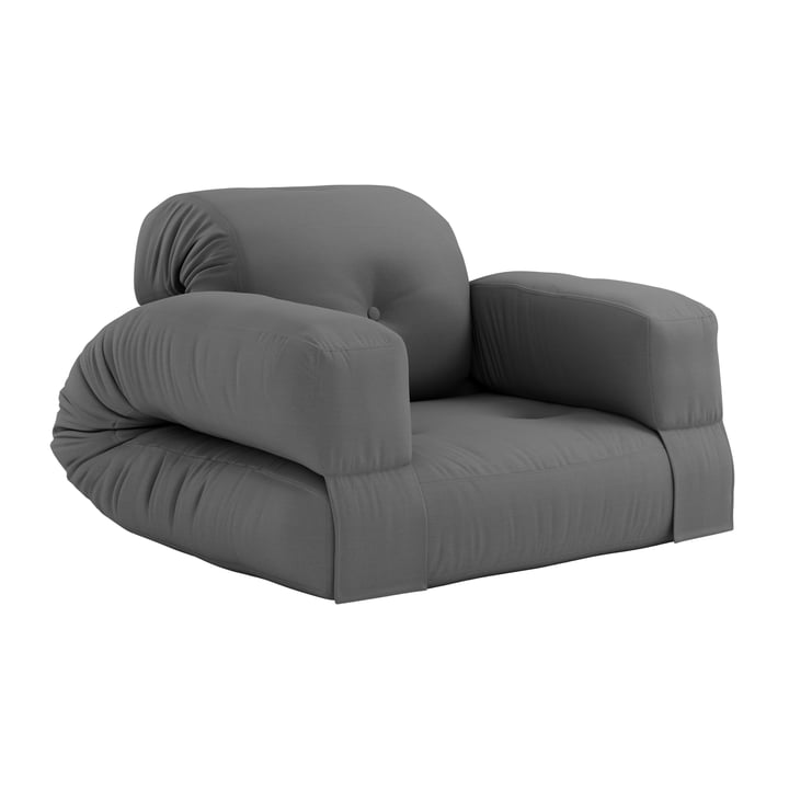 Le fauteuil Hippo OUT, gris foncé (403) de Karup Design