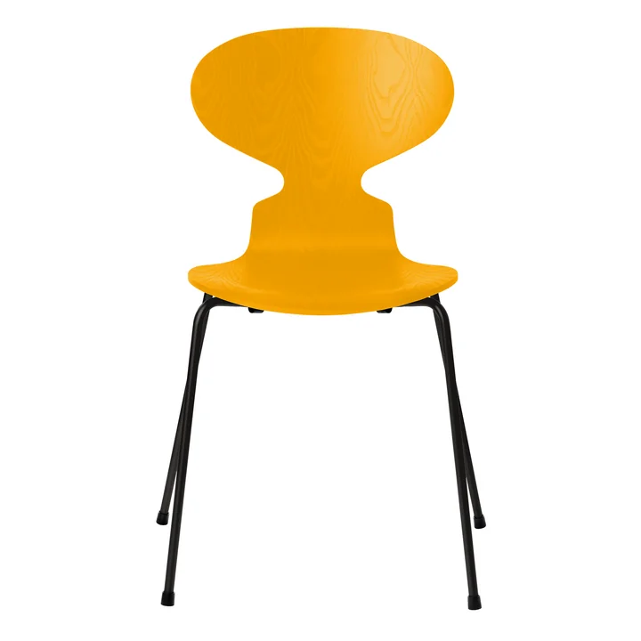 Chaise Ameise de Fritz Hansen en frêne teinté true yellow / piètement noir