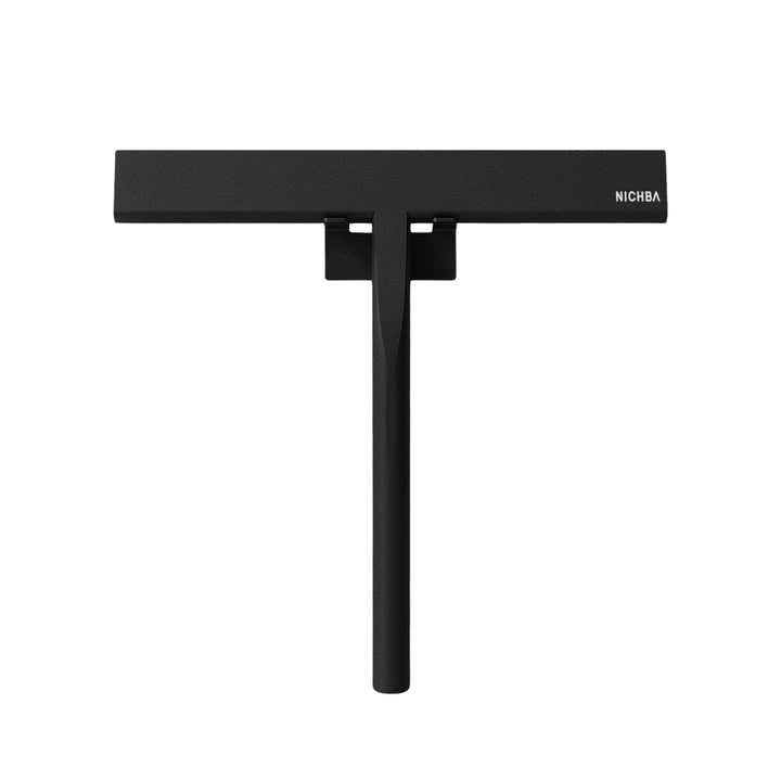 La raclette de douche de Nichba Design en noir