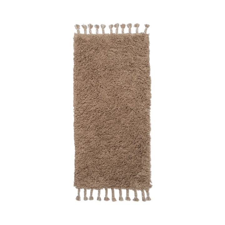 Le tapis à poils longs Amass de Ferm Living en white pepper