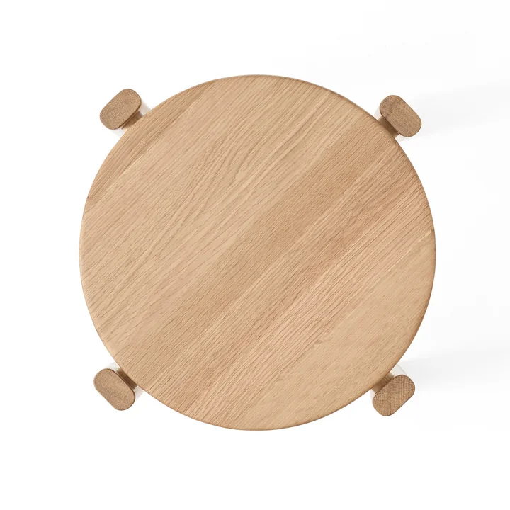 Le tabouret Passage de Audo est livré en flatpack