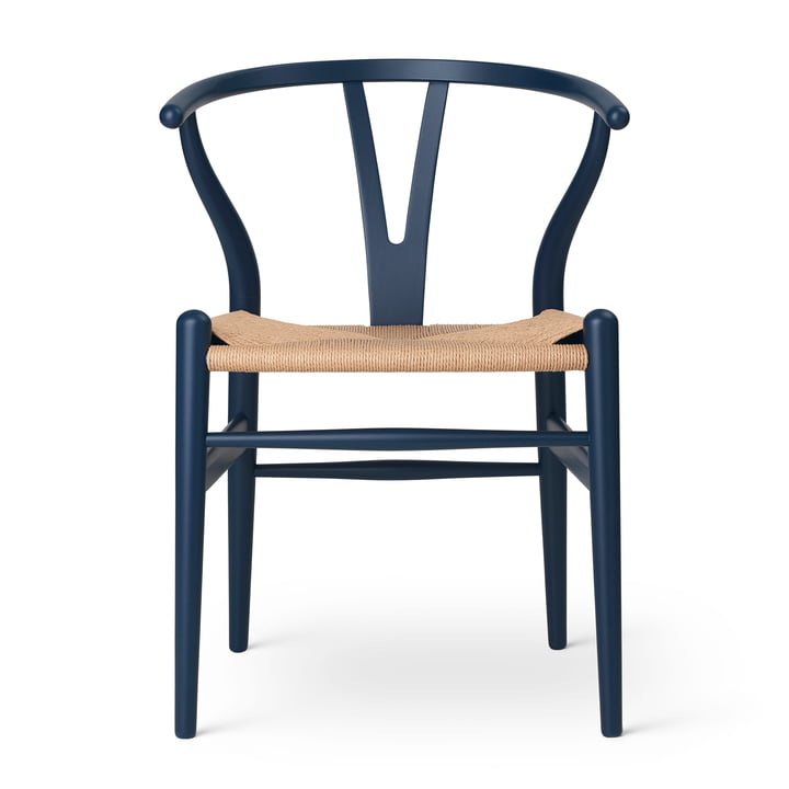 CH24 Wishbone Chair de Carl Hansen dans la version soft blue / tressage naturel