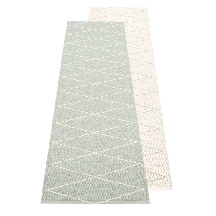 Le tapis réversible Max de Pappelina , 70 x 240 cm, sage / vanilla